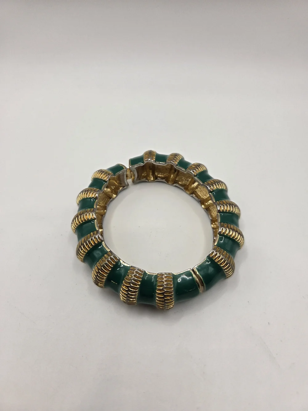 Vintage 1686 gold